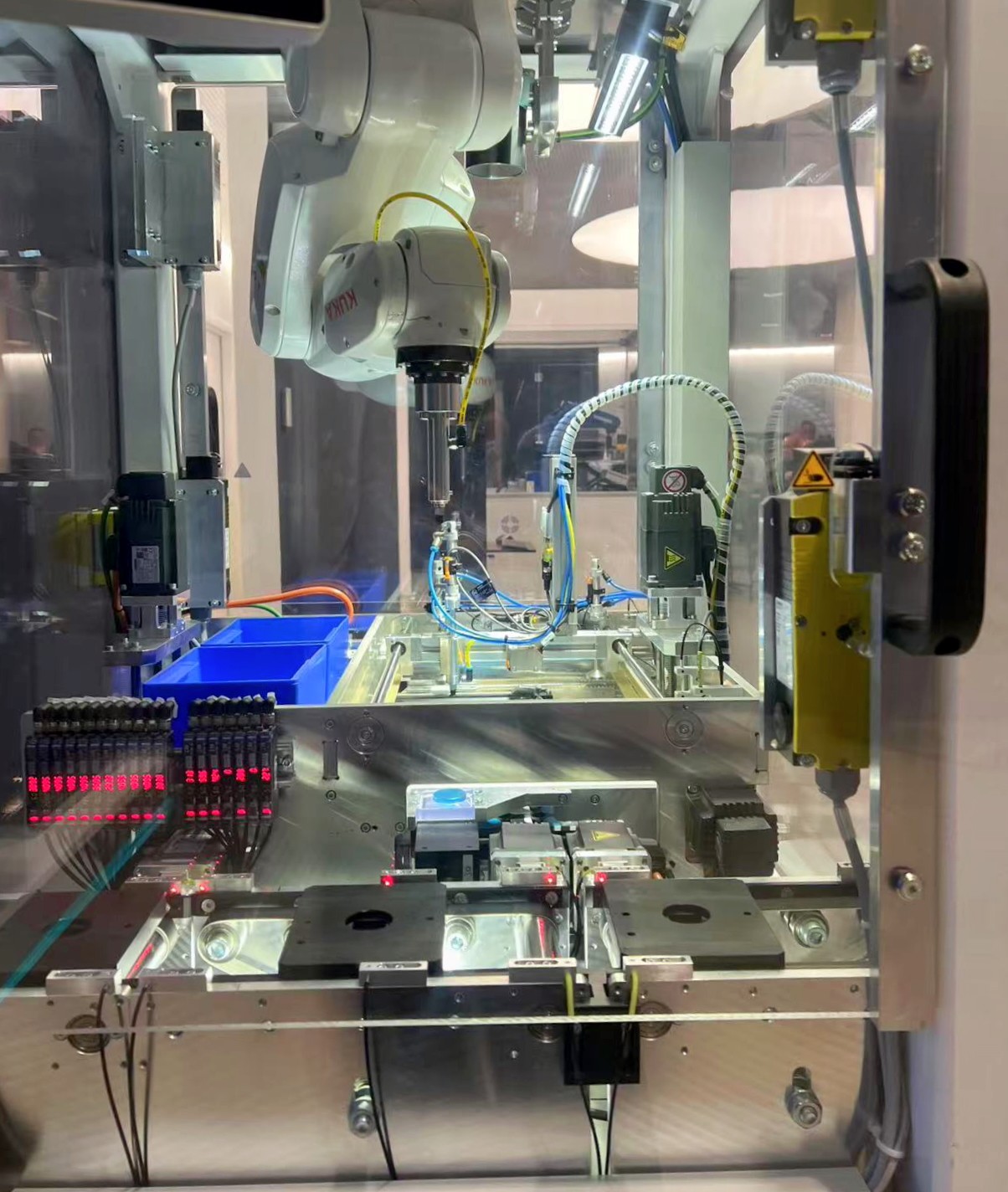 1744943668115458.jpg 1744943668115458.jpg